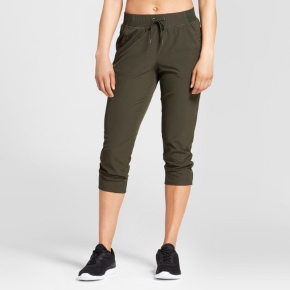 C9 Champion everyday woven Capri pants M green NWT
